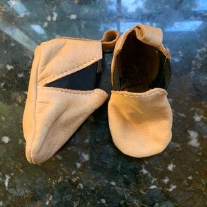 Freshly picked size 4 chestnut chelsea boots